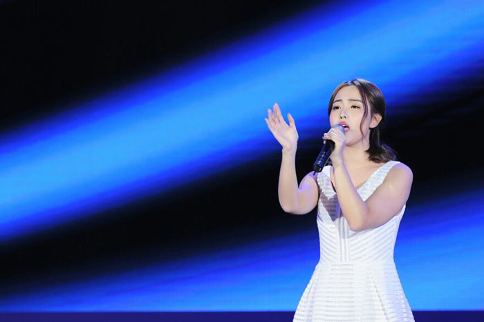 在公司年會(huì)上唱什么樣的歌曲比較好??？